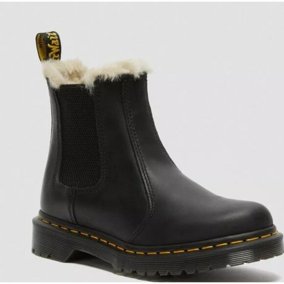 Doc Marten Women’s Faux Fur Lines Black Chelsea Boots Size 9 - Picture 1 of 7